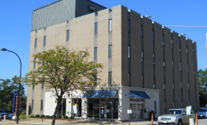 Akron Children’s Hospital의 프로젝트 팀은 Minitab Statistical Software를 사용하여 데이터를 분석하여 새로 구현된 프로세스를 통해 환자에게 비용을 청구하는 시간을 단축하고 결함을 줄였습니다. 병원의 Cedar-Pine 건물에는 Center for Operations Excellence와 Home Care 및 HBS가 있습니다.